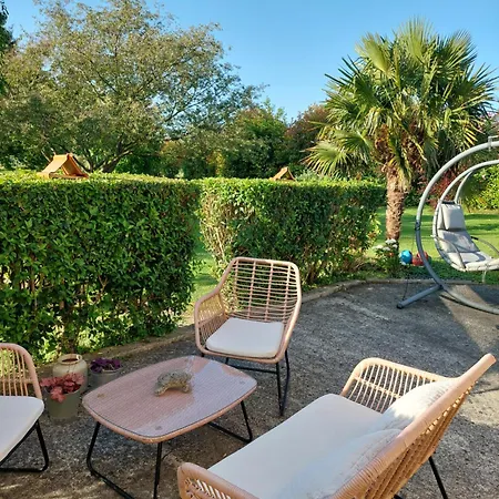 Les Ames Bleues - Double Bord De Seine, Proche Honfleur Bed & Breakfast 3*